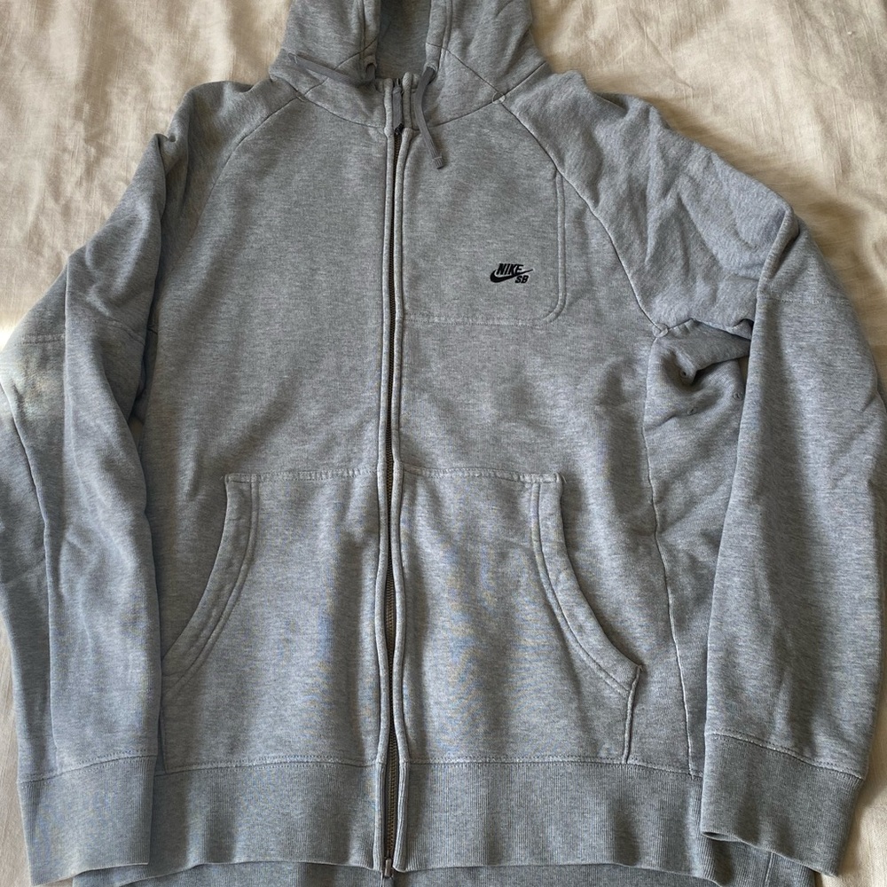 Mens Nike SB zip up hoodie w/hood graphic (XL)